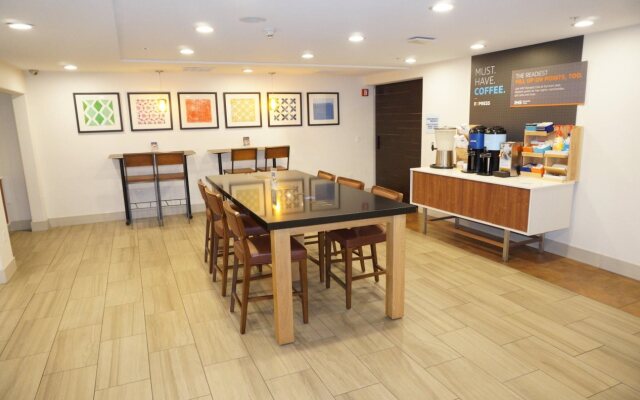 Holiday Inn Express Fremont-Milpitas Central by IHG