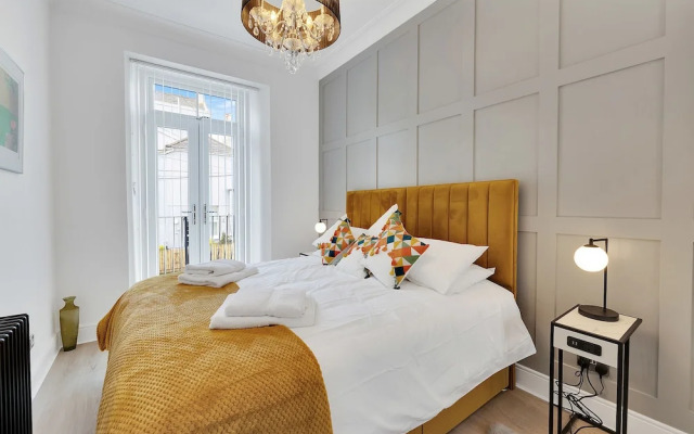 2 Bed - Hoe Heights by Smart Welcomes