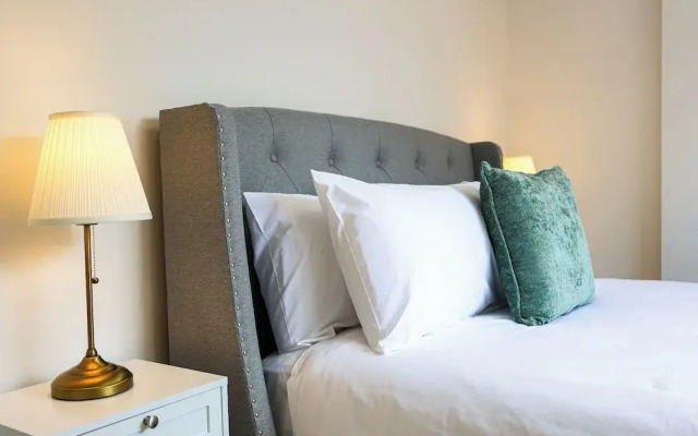 StayAU Cozy 1BR Living Space Chadstone