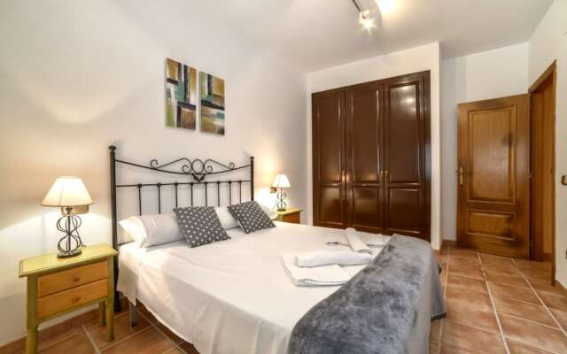Villa - 7 Bedrooms with Pool and WiFi - 104969