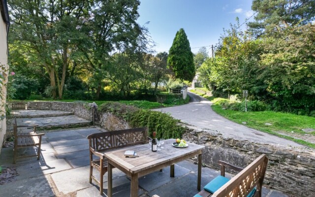 Beautiful Holiday Home in Milltown With Garden