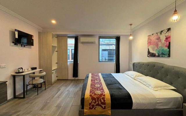 Sydney Riseon Hotel