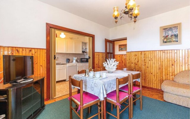 Amazing apartment in Novi Vinodolski w/ 3 Bedrooms