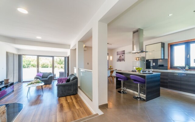 Fantastic Villa Maslina with private pool