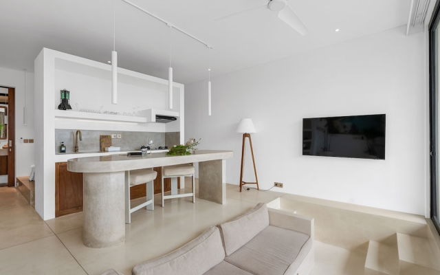 Sore Suites at Pererenan by Betterplace