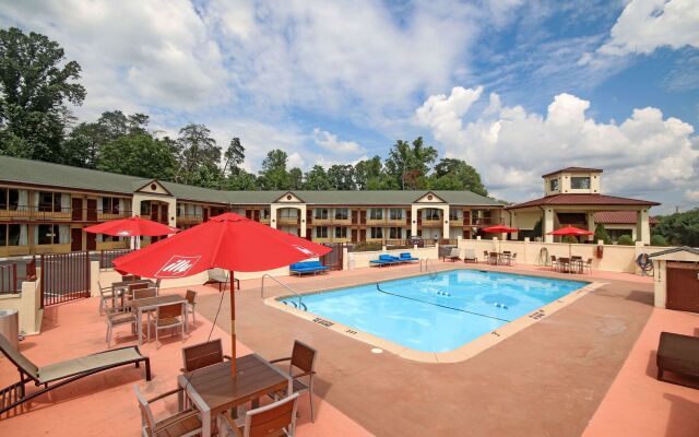 Americas Best Value Inn Pilot Mountain