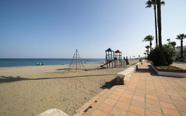 Apartamento 409 marina Real Puerto de la Duquesa playa
