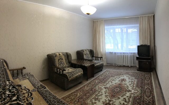 Apartment in the center in 80s style