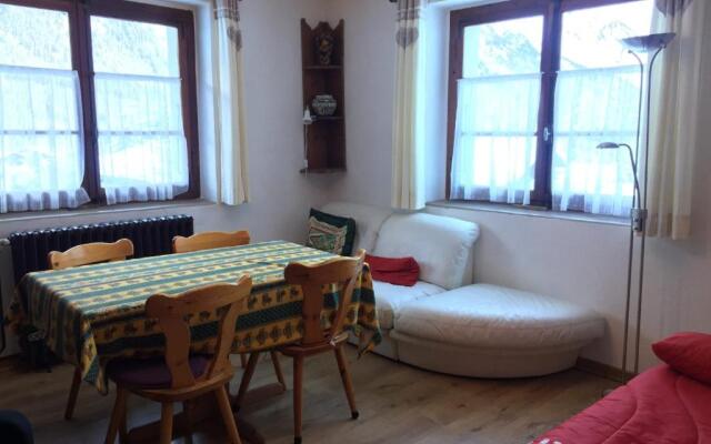 Family House With Balcony Garden Wi Fi