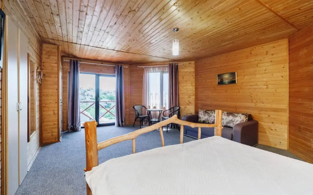 Сосновый двор