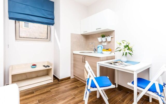 Apartments Maestral