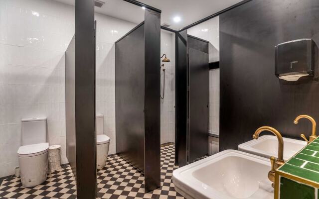 Metropolitan Hotel Orange