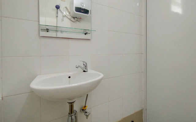 Cozy Living And Simply 2Br At Bassura City Apartment