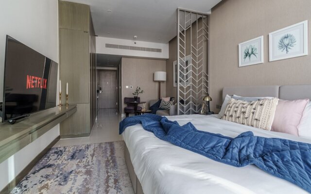 Eloquent Cozy Studio with Incredible Canal Views