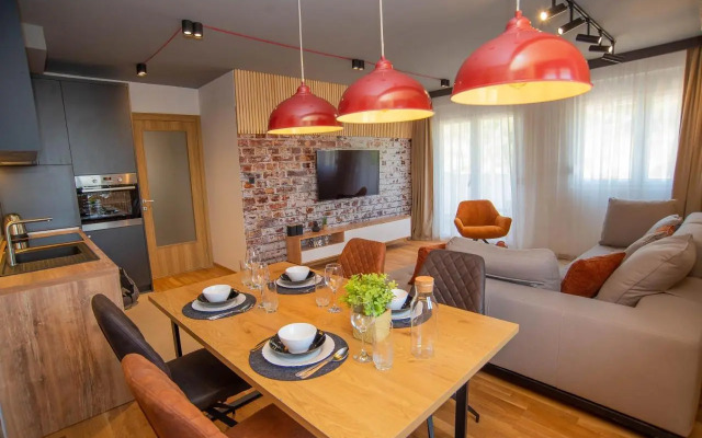 Stylish Two Bedroom Apartment at Ljubovic-Hill Park