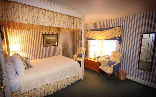 Metivier Inn
