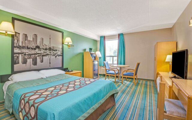 Super 8 Toronto East ON