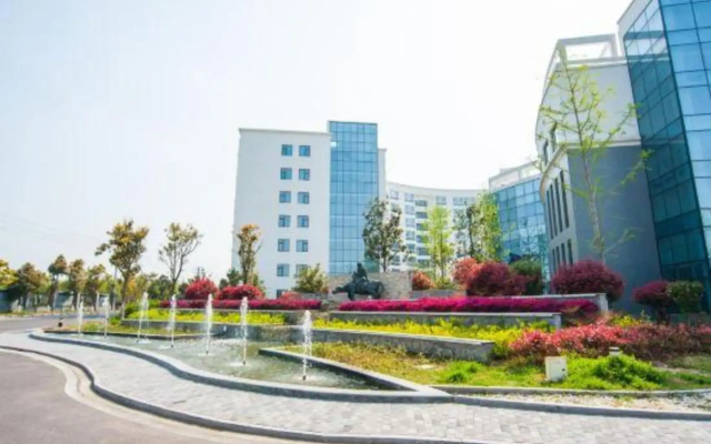 Yanyang Resort Laozi Mountain Hot Spring Villa