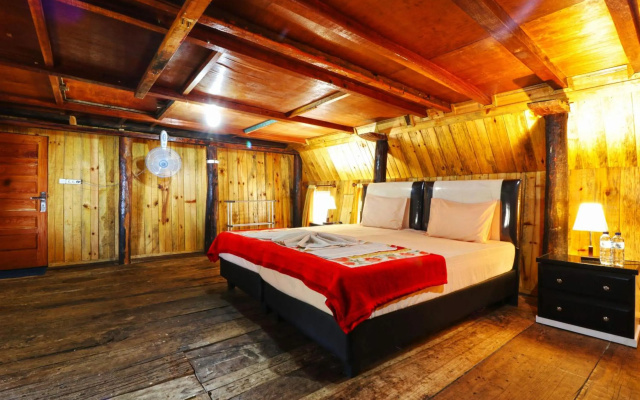 Tuk Tuk Timbul Bungalows by ZUZU – Guest Rooms – Tuk Tuk