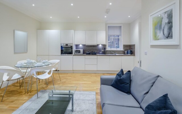Stylish Apartment set in Victorian Red Brick