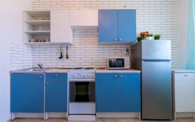 Good Afternoon on avenue Flotskij, bld. 1