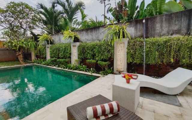 Rumah Garden Berawa Canggu Villa