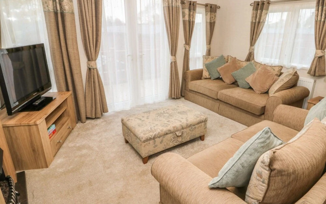 32 Lake View, Norwich