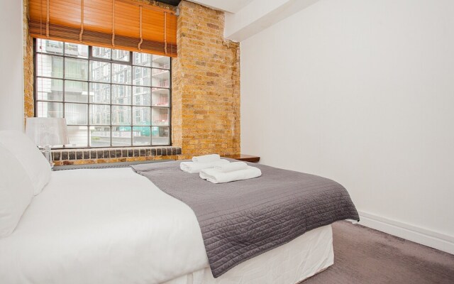 Luxurious Airy TOWER BRIDGE Loft