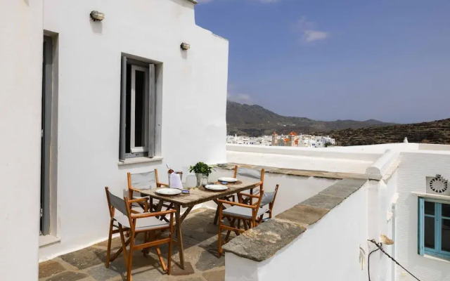 Tinos Experience the House