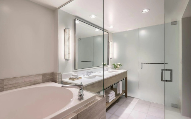 The Ritz-Carlton Residences, Waikiki Beach