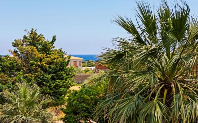 Spacious Apartment in Avola near the Seabeach