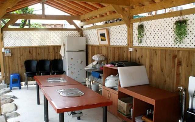 Reed House Hanok Pension