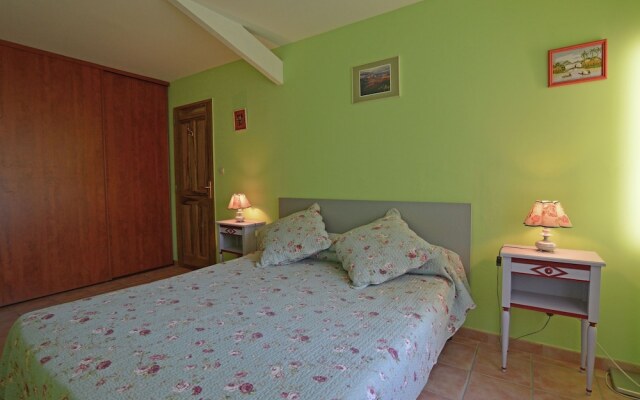 Beautiful Holiday House With Airco and Private Pool Near Uzès