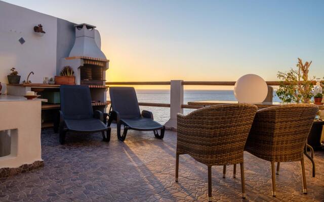 Luminous loft apartment next to the Atlantic Ocean
