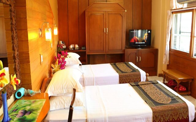Royal City Hotel