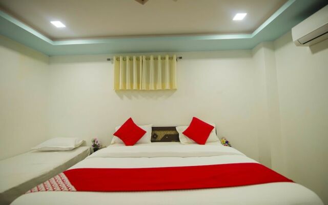 OYO 25103 Indra Sukh Palace