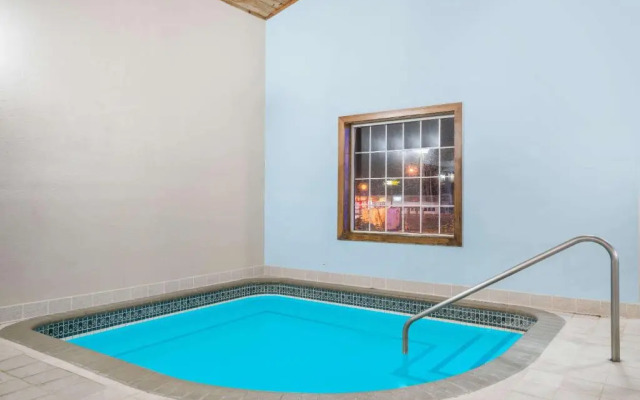 Norwood Inn and Suites