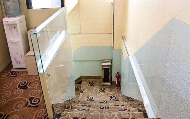 Yijia Hotel