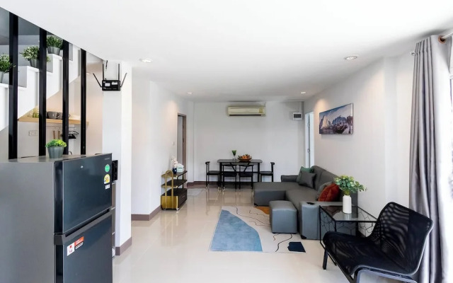 Tiny House Srinakarin At Sri Bearing Station