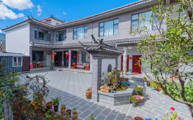 Meet the Snow Mountain View Naxi Courtyard Beauty Stay (Baisha Ancient Town Store) – Exterior – Lijiang