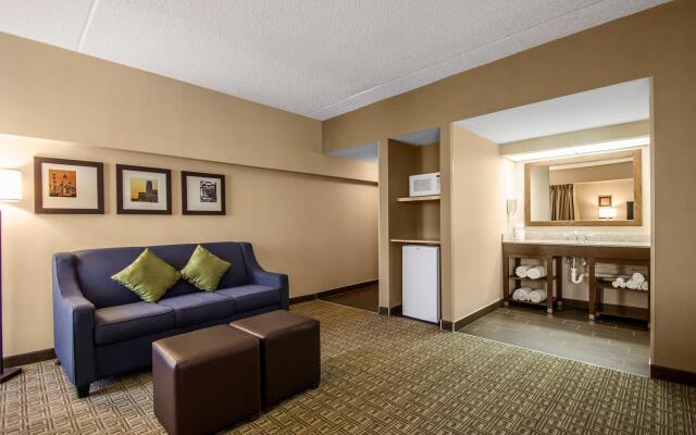 Comfort Suites at Woodbridge