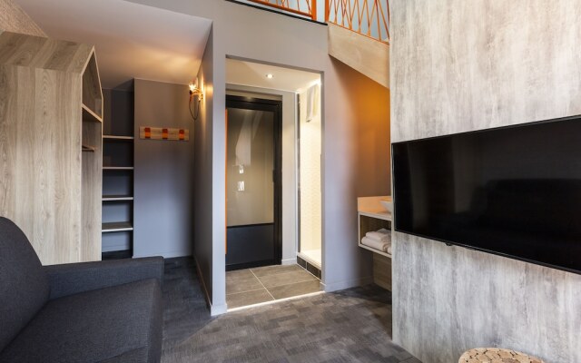 Hotel Base Camp Lodge