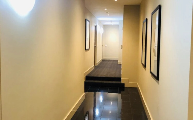 C You 2BR Spacious Apt South Melbourne