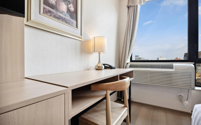 Ramada by Wyndham Flushing Queens