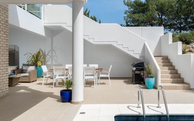 HillTop Luxury Villa