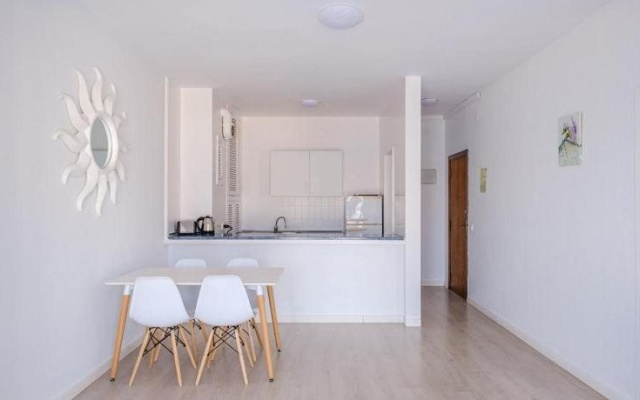 Jacaranda Apartments & Studios