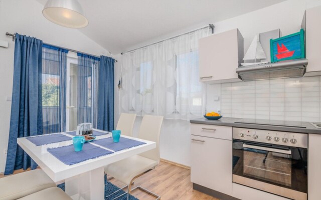 Awesome Home in Kras With Wifi and 2 Bedrooms