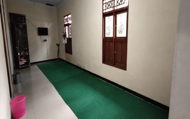 Homestay Griya Merpil - Hostel