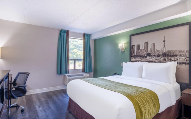 Super 8 by Wyndham Toronto East ON