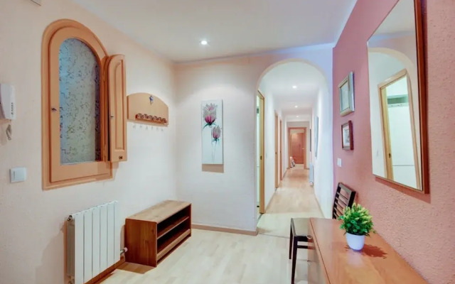 Apartment With Scenic View